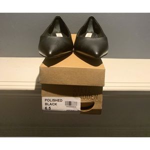 Black pointed toe black flat shoes